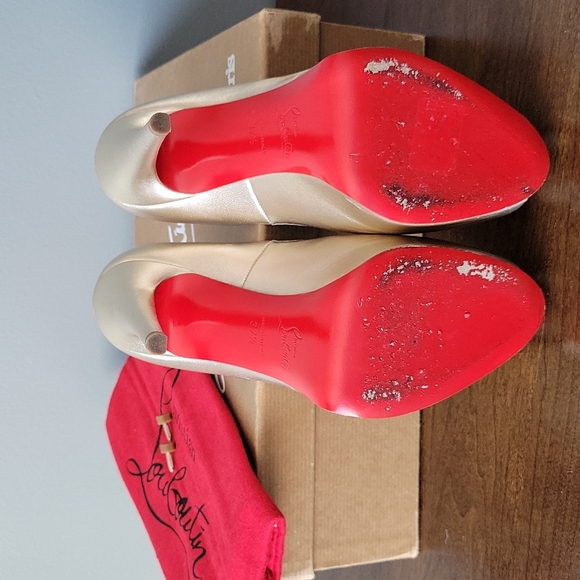 Christian Louboutin gold peep toe pump - Picture 7 of 9